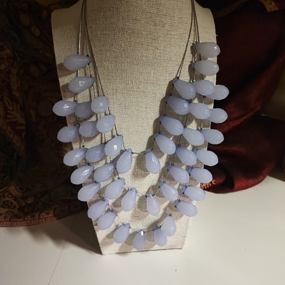 Lavender Acrylic Lucite Teardrop Faceted Necklace Silver Tone Triple Strand EUC - Picture 5 of 14